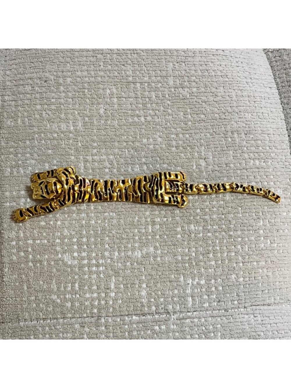 Vintage Articulated Tiger Brooch Gold Tone Rhinestone Eyes 8.75 Inches - Picture 8 of 13